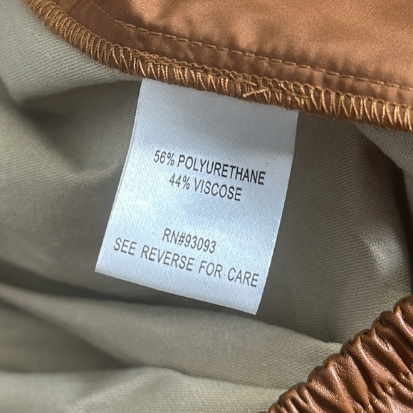 Tyler Boe Women’s Size Large Tan Faux Leather Pull On Joggers - Picture 8 of 12